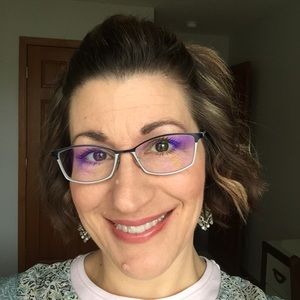 Meet your Posher, Carol